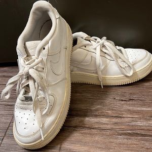 Nike AirForce 1 AF1 tennis shoes. Size 7Y, womens 8, EU 40